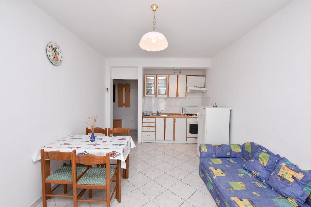 Apartments And Room Kiko Primosten Exterior photo