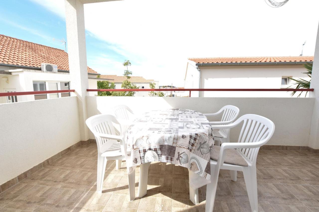 Apartments And Room Kiko Primosten Exterior photo