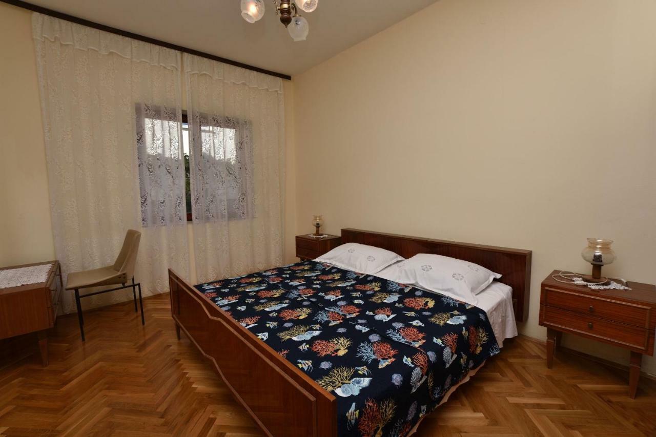Apartments And Room Kiko Primosten Exterior photo