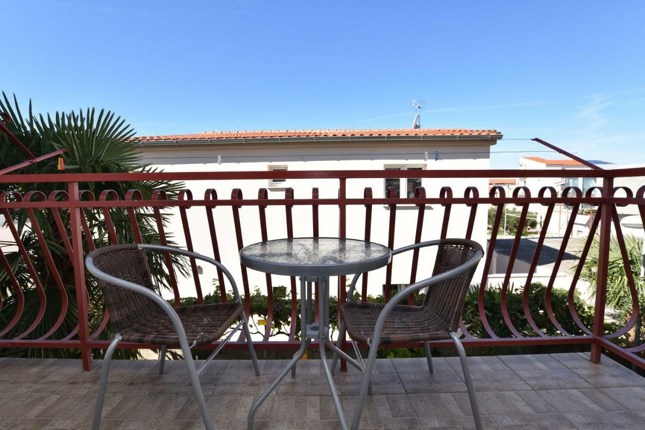 Apartments And Room Kiko Primosten Exterior photo